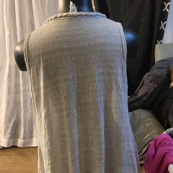 Vest - Picture 3 of 5